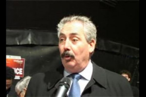 Contenitori &lsquo;&lsquo;eco friendly&rsquo;&rsquo; per il vino? &lsquo;&lsquo;Il vetro &egrave; il materiale ideale, e continuer&agrave; ad esserlo. Ma dobbiamo farlo pi&ugrave; leggero di quello che abbiamo ora&rsquo;&rsquo;. Parola di Xavier de Volontat, manager del colosso Saint Gobain