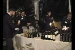 Affascinante, dinamica, in grado di comunicare il vino in modo nuovo e, soprattutto, elegante. Ecco la figura dello Charme Sommelier, un'idea dell'azienda Bisol in collaborazione con AIS e Grandi Vini