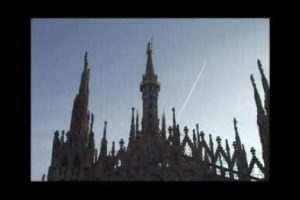 La Rinascente di Piazza Duomo a Milano? Ora c'è più gusto a fare la spesa ... Vini, prodotti gourmet di ogni sorta, ristoranti. Parte la sfida del settimo piano