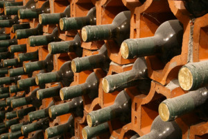 Le vecchie annate sono sicuramente uno degli aspetti che pi&ugrave; incuriosiscono ed affascinano, ma non sono poi tante le aziende a poter vantare uno storico delle proprie vendemmie