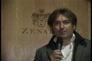 Tra i sommelier del mondo, un vino mette tutti d&rsquo;accordo: l&rsquo;Amarone. Come nasce questo grande vino veneto, e quali sono i segreti dell&rsquo;appassimento? Ne abbiamo parlato con Alberto Zenato, a capo di una delle aziende storiche della Valpolicella