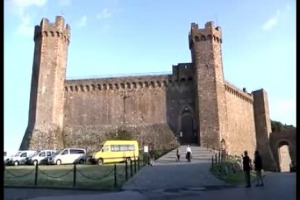 Quando i produttori di un territorio si uniscono per restituire al territorio stesso quel valore aggiunto che il luogo in cui nascono i loro vini, tra storia e bellezza, d&agrave; alle loro bottiglie nel mondo. &Egrave; successo a Montalcino, patria del Brunello