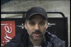 Il rapporto tra vino e giovani va affrontato attraverso un percorso di conoscenza, del prodotto come della sua storia, perch&eacute; il vino &egrave; da sempre elemento aggregante della nostra societ&agrave;. A WineNews, l&rsquo;opinione di Beppe Fiorello