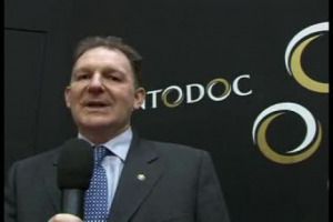 Le bollicine sono tra i vini che sembrano risentire meno della crisi, anzi vivono un momento di immagine e vendite molto positivo. E intanto nasce anche la terza via per crearle ...