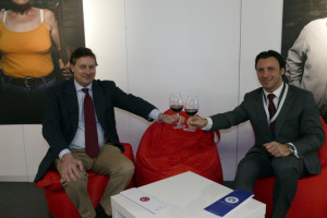 Dal brand Toscana alla promozione delle singole denominazioni: due facce della stessa medaglia, tutt&rsquo;altro che in contrapposizione, declinate, insieme, da due territori simbolo del vino toscano, il Chianti ed il Morellino di Scansano