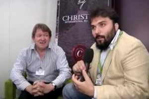 &lsquo;&lsquo;La frenata dei Bordeaux nelle grandi aste internazionali rappresenta l&rsquo;occasione giusta per far capire ai collezionisti la grandezza di altri vini, e anche l&rsquo;Italia pu&ograve; sfruttare il momento&rdquo;. Cos&igrave; David Elswood della casa d&rsquo;aste Christie&rsquo;s&rsquo;&rsquo;