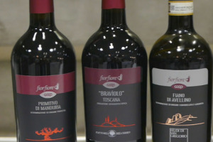 La gdo punta forte sul vino. Come il leader Coop, che lancia una nuova linea a marchio &ldquo;Fior Fiore&rdquo; in partnership con le cantine. A WineNews, Antonello Maietta, presidente Ais, e Francesco Scarcelli, responsabile alcolici Coop Italia