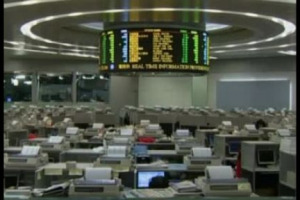 Anche il vino vede rosso? Non &egrave; del colore della bevanda che parliamo ma della crisi finanziaria internazionale che preoccupa tutti i settori, compreso quello del nettare di Bacco...