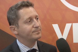 Cala il sipario su Vinexpo, il salone del vino di Bordeaux, ed &egrave; gi&agrave; tempo per le prime analisi, con uno sguardo sempre attento sul futuro. A WineNews, lo Chief Executive Officer di Vinexpo, Guillaume Deglise, dai trend mondiali ai prossimi obiettivi