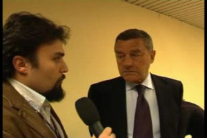 Ognuno risponde in modo diverso allo stesso bicchiere di vino, ma dei paletti vanno messi e il tasso di 0,5 non mortifica il consumo di vino. E se si beve meno, si gusta. Ecco il pensiero del Ministro della Salute Ferruccio Fazio