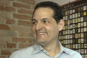 Il ruolo del vino italiano nel mondo, le sue eccellenze, il primato da strappare alla Francia, le mille sfumature della critica enoica, specie vista dalla parte di “Vinous”, che ha fondato e dirige: a WineNews, il wine writer Antonio Galloni Il ruolo del vino italiano nel mondo, le sue eccellenze, il primato da strappare alla Francia, le mille sfumature della critica enoica, specie vista dalla parte di “Vinous”, che ha fondato e dirige: a WineNews, il wine writer Antonio Galloni