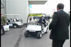 Alcol test da Iene! I &lsquo;&lsquo;man in black&rsquo;&rsquo; di Italia 1 indagano sul difficile rapporto tra consumo di alcol e guida. E il vino di qualit&agrave; ne esce &lsquo;&lsquo;pulito&rsquo;&rsquo;