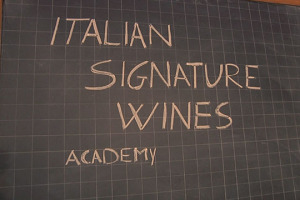 In un mondo del vino in cui, tra promozione, comunicazione e commercializzazione, fare squadra fa la differenza, c&rsquo;&egrave; una&ldquo;Santa Alleanza&rdquo; tra sette storiche cantine italiane