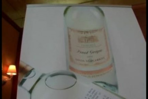 Un buon bicchiere di vino accompagnato da un racconto a tema enoico. Questa la filosofia di Letti in un sorso, il concorso ideato dall'azienda Santa Margherita in collaborazione con la Feltrinelli Editore