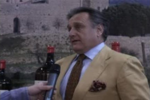 Dal lusso del possesso al lusso del consumo: cambia il modo di fruire dei grandi vini e delle grandi annate, possederli non basta pi&ugrave;, perch&eacute; la vera ricchezza &egrave; quella che nasce dall&rsquo;emozione dell&rsquo;assaggio