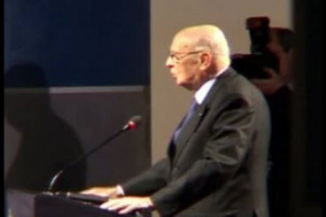 La forza delle diversit&agrave;, la sinergia e l&rsquo;unit&agrave;: ecco le parole chiave del presidente della repubblica, Giorgio Napolitano, per la prima volta a Vinitaly. &lsquo;&lsquo;Il vino &egrave; l&rsquo;emblema delle nostre tradizioni, della storia, della cultura e del lavoro&rsquo;&rsquo;