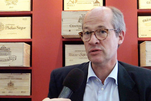 Le vendite en primeur: tutti ne parlano, anche in Italia, ma pochi sanno come funziona realmente. Qual &egrave; il ruolo del produttore, quale quello del n&eacute;gociant e quale quello del critico?