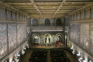 Nella Firenze del Rinascimento culturale ed enologico, con le opere di Brunelleschi, Botticelli, Michelangelo e Donatello, e vini come Sassicaia, Tignanello, Solaia e Ornellaia e Masseto un &ldquo;Omaggio al vino&rdquo; dagli enologi italiani