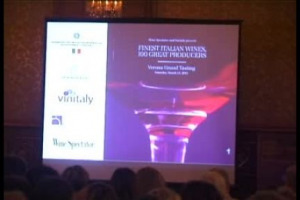 Wine Spectator, la rivista cult Usa, sbarca in Italia con la prima degustazione organizzata direttamente nel Belpaese insieme a Vinitaly, con le 100 cantine top. La parola ai protagonisti: VeronaFiere, Bruce Sanderson (Wine Spectator) e i produttori
