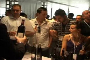 Ottobre &egrave; il mese delle guide enoiche, che premiano con i loro riconoscimenti il lavoro di una cantina e danno prestigio ad un vino. Ma per l&rsquo;affermarsi di un&rsquo;etichetta &egrave; importante anche avere un buon alleato nella distribuzione