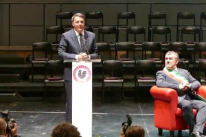 &ldquo;Qui c&rsquo;&egrave; un pezzo importante dell&rsquo;economia futura di questo Paese. Il Chianti Classico &egrave; e sar&agrave; uno dei protagonisti dello sviluppo futuro dell&rsquo;Italia&rdquo;. Da Firenze, nei 300 anni del bando del del Granduca di Toscana Cosimo III de Medici, Matteo Renzi