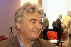 Nel Belpaese il mercato legato alla compravendita di aziende vinicole &egrave; sempre in fermento. Ma &egrave; ancora redditizio puntare sul vino? Ne abbiamo parlato con Cristophe Salin, Ceo di Domaines Barons de Rothschild