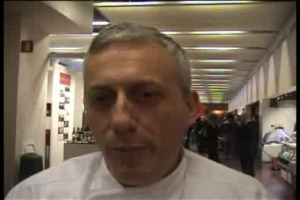 &lsquo;&lsquo;La cucina vive di mode, di tendenze, di passioni, e a volte commettiamo degli errori, esattamente come chi fa il vino&rsquo;&rsquo;. Cos&igrave; Davide Scabin, chef del Combal.Zero, racconta a WineNews il &lsquo;&lsquo;ritorno al futuro&rsquo;&rsquo; dell&rsquo;alta ristorazione italiana