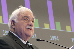 &ldquo;Scienza e ricerca sono il futuro della viticoltura, ma c&rsquo;&egrave; una paura antropologica a parlare di temi come la genetica, che dobbiamo superare, perch&eacute; qui si giocano le sfide della sostenibilit&agrave;, del cambiamento climatico e della lotta alle malattie&rdquo;