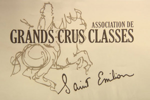 Viaggio di calici, musica, espressioni ed emozioni tra alcuni dei vini pi&ugrave; importanti del mondo: la degustazione dell&rsquo;&ldquo;Association de Grands Crus Classes di Saint Emilion&rdquo; andata in scena Vinexpo di Bordeaux