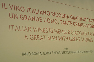Omaggio al grande Giacomo Tachis con i suoi vini, e con i ricordi della figlia Ilaria, e delle cantine con cui ha segnato la storia del vino italiano. A partire da Allegra Antinori (Antinori) e Priscilla Incisa della Rocchetta (Tenuta San Guido)