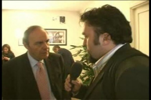 Il vino influisce marginalmente sul problema alcol-guida, ma come comunicarlo? A WineNews risponde Bruno Vespa: &lsquo;&lsquo;sono due cose completamente diverse. Gli italiani sono un popolo saggio e amano bere poco e bene, e lo fanno prevalentemente ai pasti&rsquo;&rsquo;