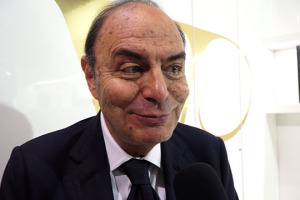 &ldquo;A Vinitaly per vendere il mio vino, ma l&rsquo;incontro con i protagonisti della politica e delle istituzioni &egrave; stato inevitabile. Da queste &ldquo;consultazioni&rdquo;, per&ograve;, &egrave; uscita una fumata nera, con Lega Nord e Movimento 5 Stelle mai cos&igrave; distanti&rdquo;