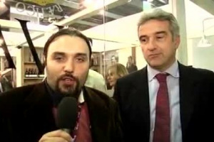 Si dice spesso che dietro al successo di grandi aziende ci siano tante piccole &ldquo;grandi&rdquo; storie. E ora La-Vis, griffe della cooperazione trentina, passa dalle parole ai fatti, e mette i suoi soci in etichetta. Perch&eacute; l&rsquo;unione fa la forza ...