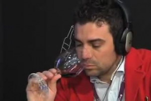 &lsquo;&lsquo;Abbiamo cercato di dare voce al vino, rappresentandolo attraverso la musica, che non &egrave; solo in accompagnamento al bicchiere, ma lo racconta al pianoforte con una composizione ad hoc per ogni etichetta&rsquo;&rsquo;