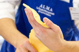 How much is Italian cuisine worth in the world? 209 billion euros,says Alma-Deloitte