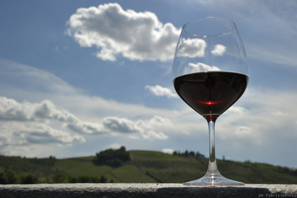 Calice di Barolo a Collisioni