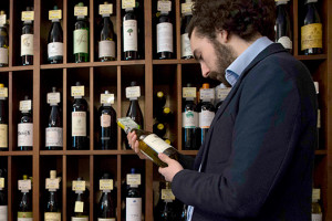 Addio (per un po&rsquo;) rossi, viva i rosati ed i bianchi aromatici: l&rsquo;estate arriva anche in enoteca