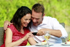 Esperenziale, interattivo & smart: ecco il futuro del turismo enogastronomico mondiale