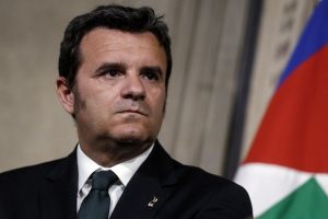 Centinaio: “in settimana il Decreto Enoturismo, entro Vinitaly quello per l’Ocm Promozione”