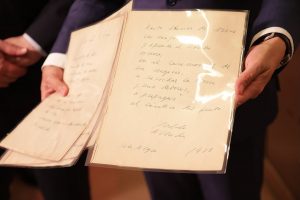 Il manoscritto di &ldquo;Ode al Vino&rdquo; di Pablo Neruda, tra i capolavori della letteratura spagnola