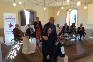 “Premio Lupicaia del Terriccio 2018” al romanzo “L’amante alchimista” di Isabella della Spina “Premio Lupicaia del Terriccio 2018” al romanzo “L’amante alchimista” di Isabella della Spina