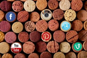 Il vino italiano viaggia sul web e cresce sui social: al top Frescobaldi, Mionetto, Masi e Antinori