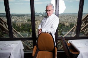 Se Alain Ducasse, il cuoco pi&ugrave; titolato di Francia, rischia di essere &ldquo;sloggiato&rdquo; dalla Tour Eiffel