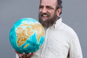 Inversione di tendenza, gli italiani buttano meno cibo. Ma ancora sono 3 chili pro capite al mese