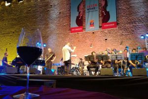 Da Montalcino alle Marche, da Bolgheri alla Sicilia, nel vivo la stagione dei Festival eno-culturali Da Montalcino alle Marche, da Bolgheri alla Sicilia, nel vivo la stagione dei Festival eno-culturali