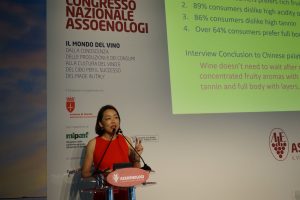 Il consumo di vino in Cina, il gusto dominante, la questione prezzi: il mercato secondo Sophie Liu