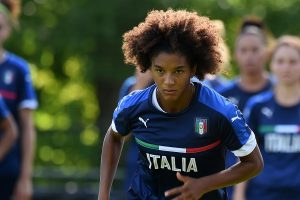 Sara Gama, capitana della Nazionale di calcio femminile, la “Prima Donna” 2018 di Casato Prime Donne Sara Gama, capitana della Nazionale di calcio femminile, la “Prima Donna” 2018 di Casato Prime Donne