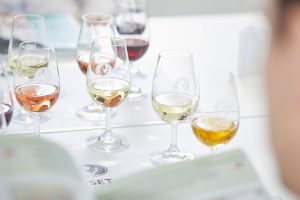 Cresce la domanda di formazione sul vino nel mondo, Cina primo mercato: cos&igrave; il Wset