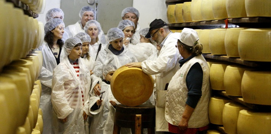 Il 29 e 30 settembre oltre 50 produttori di Parmigiano Reggiano aprono le porte dei caseifici