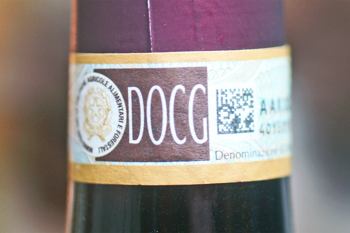 Vino, ecco il decreto che scrive le nuove regole per le “fascette” dei vini  Dop - WineNews